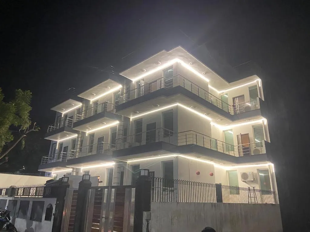 Hotel Leaf 9, Cyber City Near Ambience Mall Gurgaon
