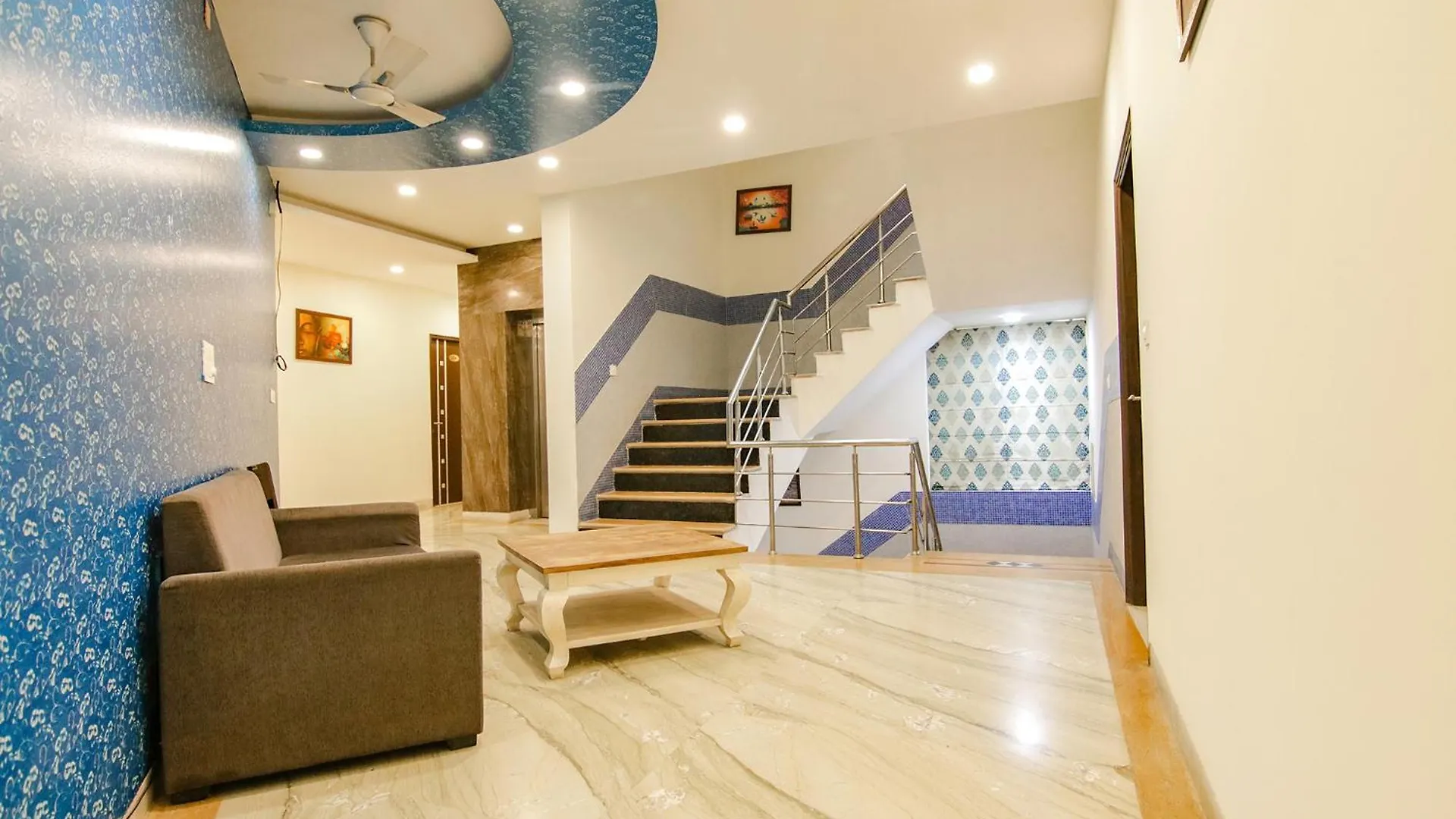 Hotel Leaf 9, Cyber City Near Ambience Mall Gurgaon