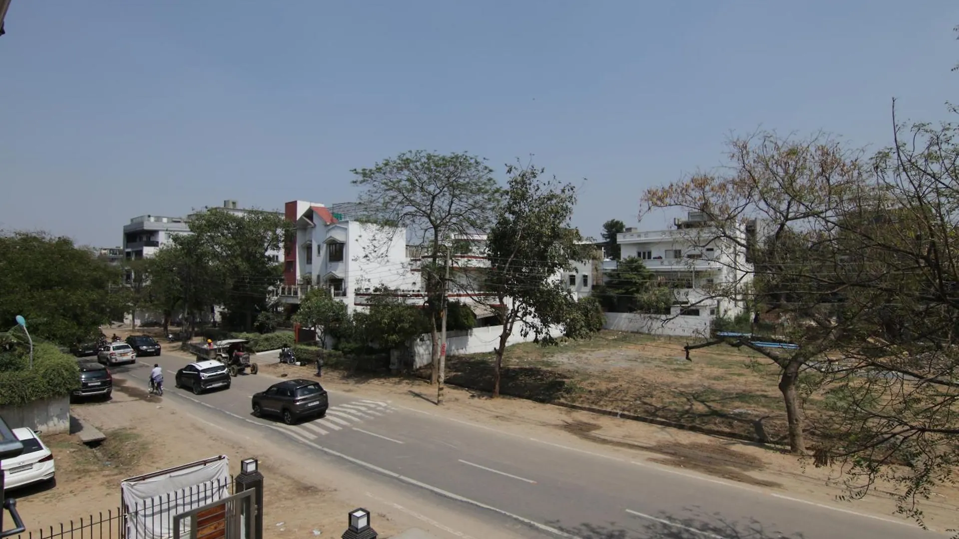 Hotel Leaf 9, Cyber City Near Ambience Mall Gurgaon