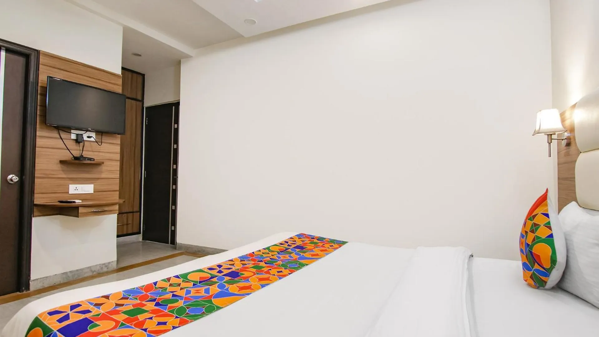 Hotel Leaf 9, Cyber City Near Ambience Mall Gurgaon