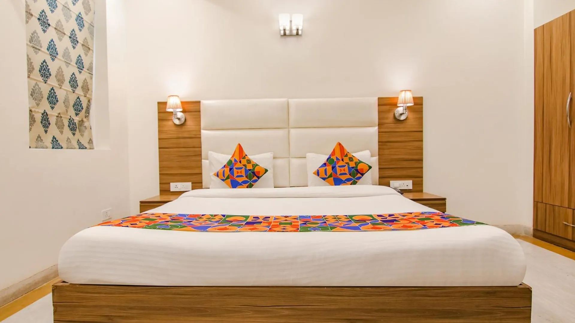 Hotel Leaf 9, Cyber City Near Ambience Mall Gurgaon